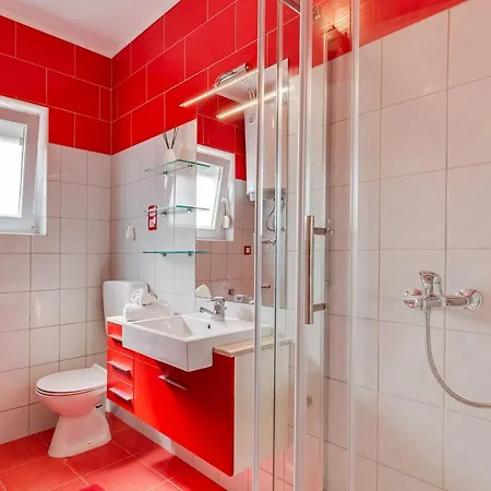 A & J Apartman *